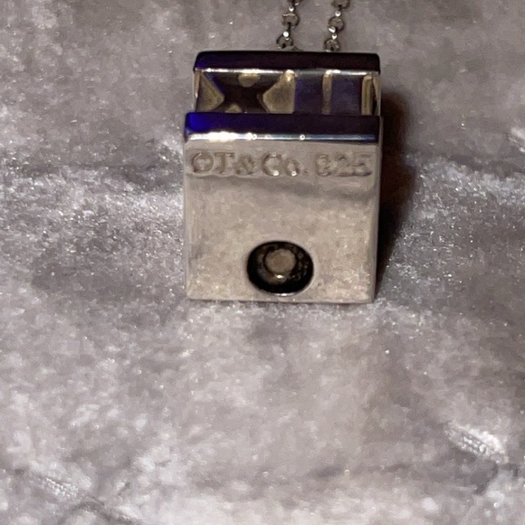 Preloved Tiffany n company necklace size is 16” great condition silver 925 - Picture 5 of 6